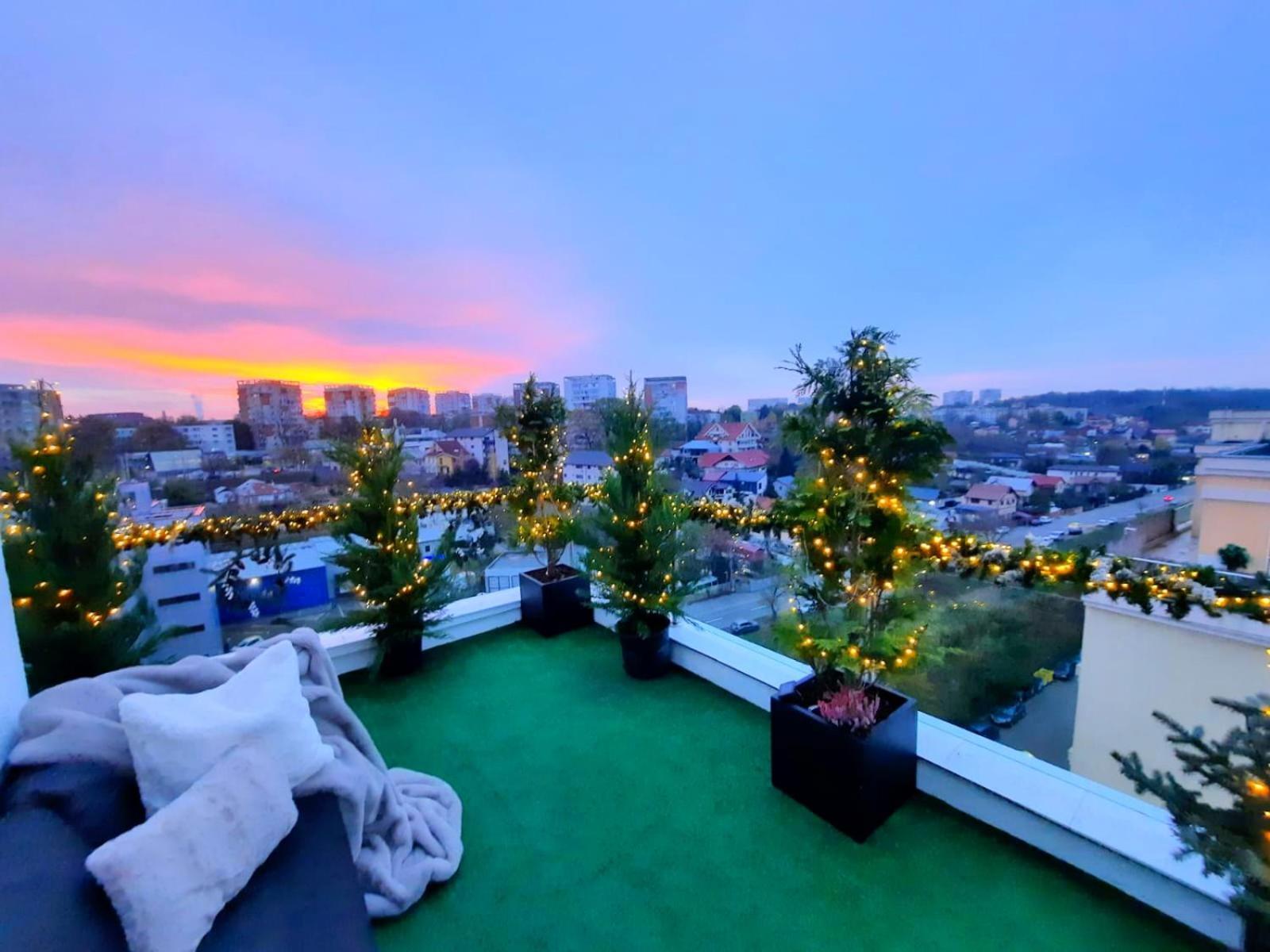 Penthouse Aeroport Iasi Apartment Luaran gambar
