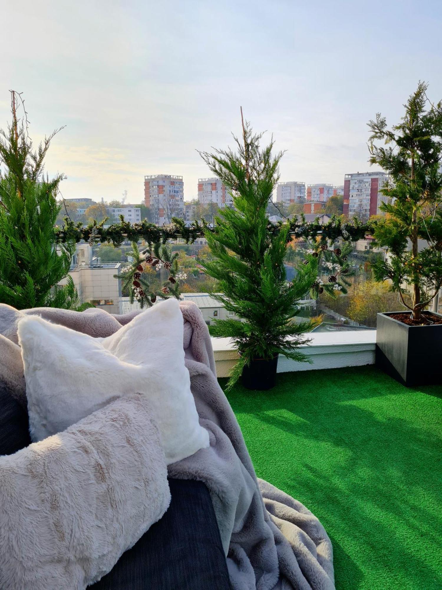 Penthouse Aeroport Iasi Apartment Luaran gambar