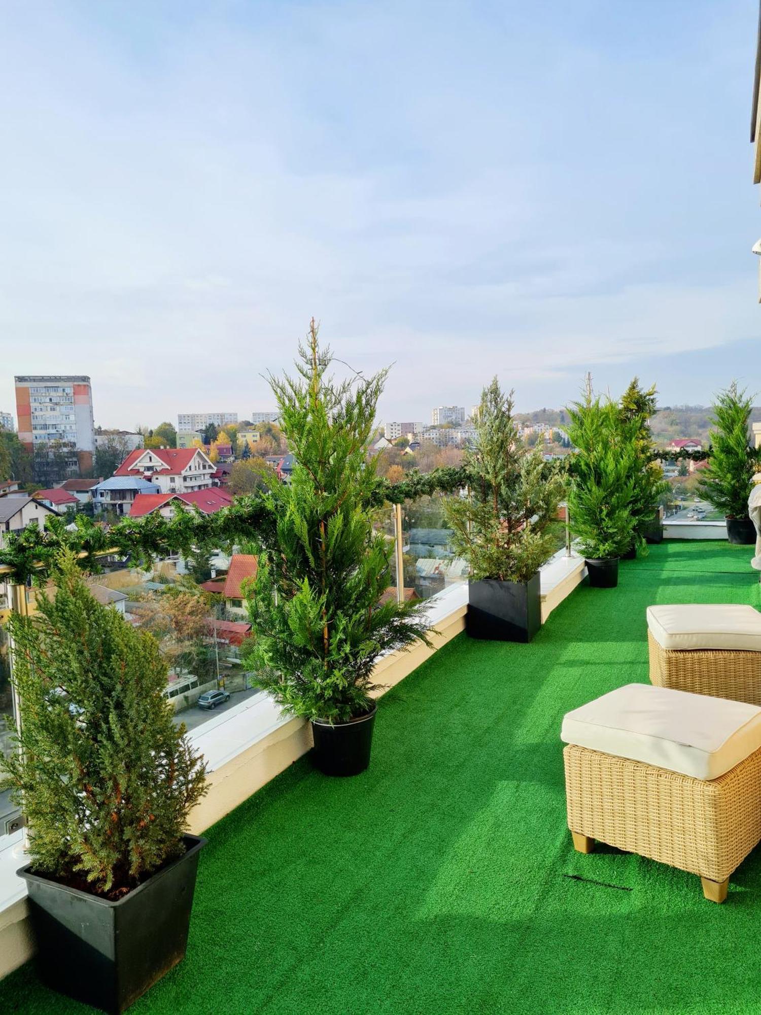 Penthouse Aeroport Iasi Apartment Luaran gambar