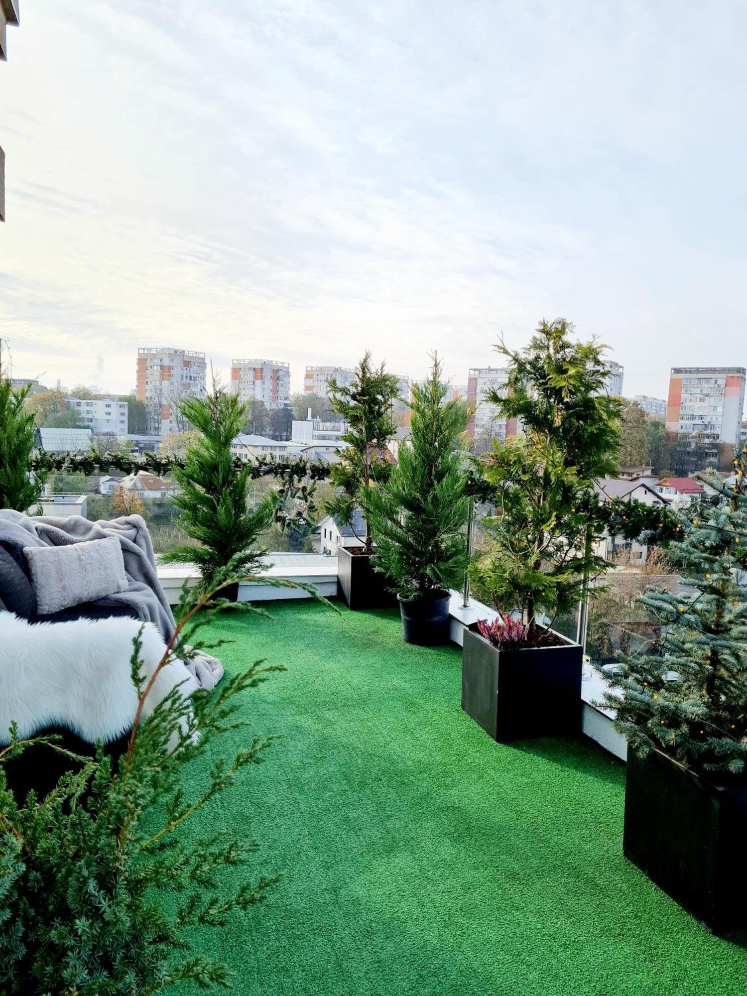 Penthouse Aeroport Iasi Apartment Luaran gambar