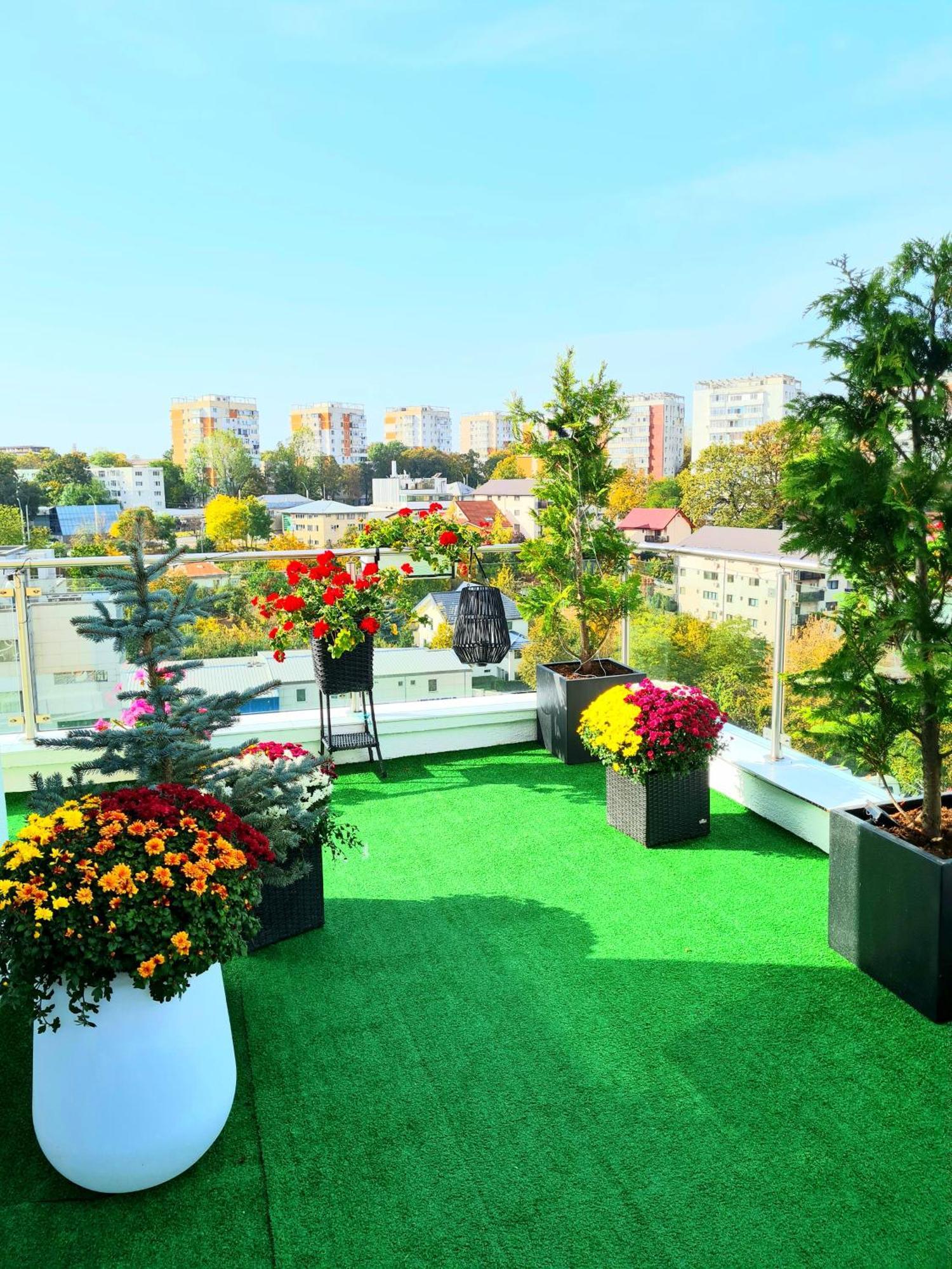 Penthouse Aeroport Iasi Apartment Luaran gambar