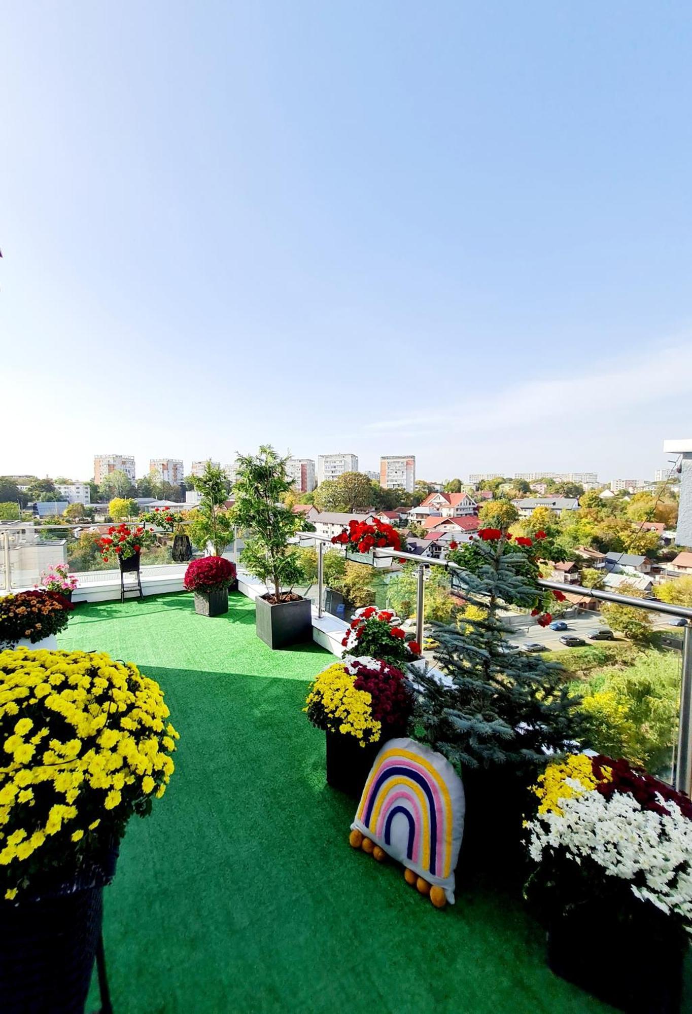 Penthouse Aeroport Iasi Apartment Luaran gambar