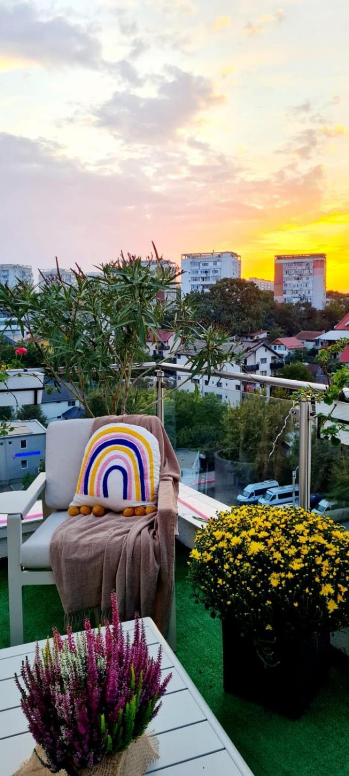 Penthouse Aeroport Iasi Apartment Luaran gambar